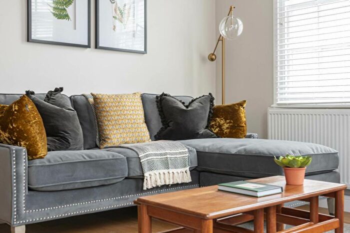 2 Bedroom Apartment To Rent In Flat, Union Passage, Bath, BA1