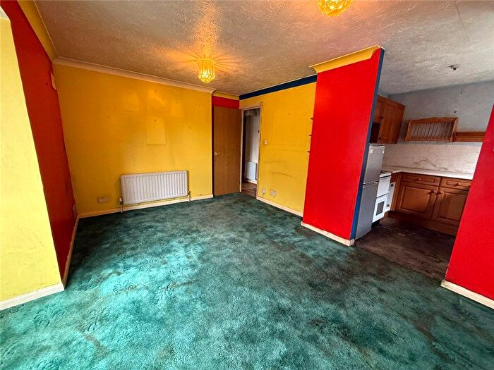 1 Bedroom Property For Sale In Ashbourne Road, Mitcham, CR4