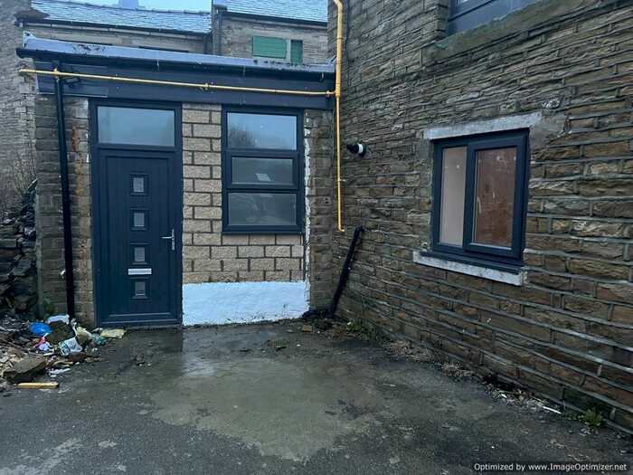 Terraced House To Rent In Paternoster Lane, Bradford, West Yorkshire, BD7