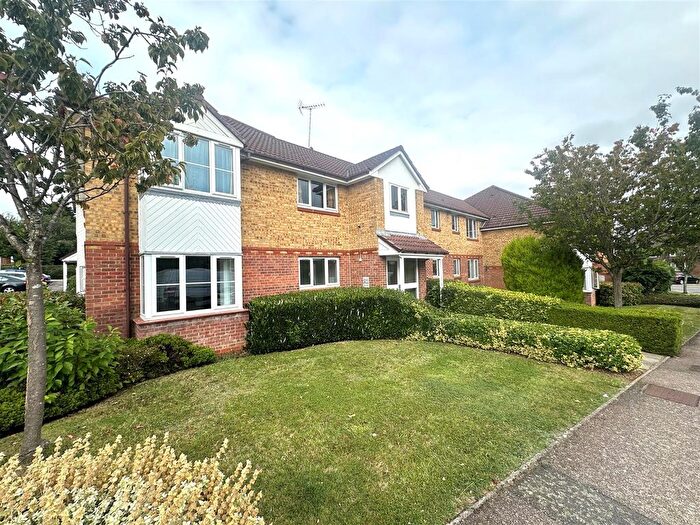 1 Bedroom Flat To Rent In Hunters Gate, Hunters Lane, Watford, WD25