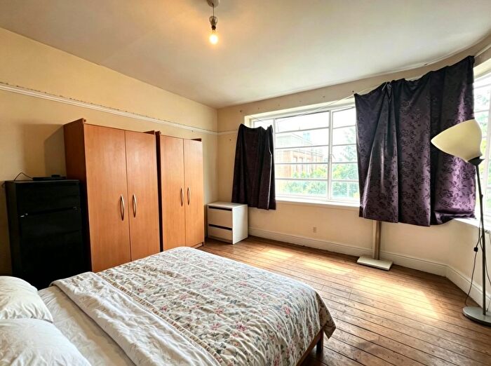 1 Bedroom Flat To Rent In Myrdle Street, E1