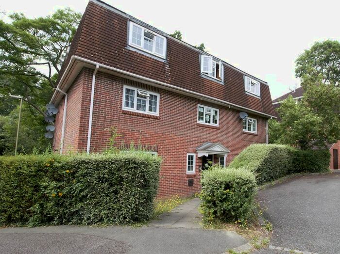1 Bedroom Flat To Rent In Longacre Rise, Chineham, Basingstoke, RG24