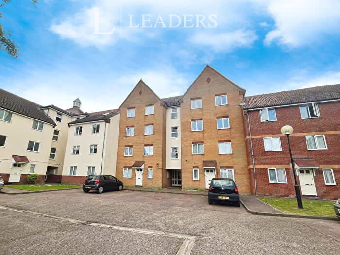 2 Bedroom Apartment To Rent In Marina Point, West Road, CO15