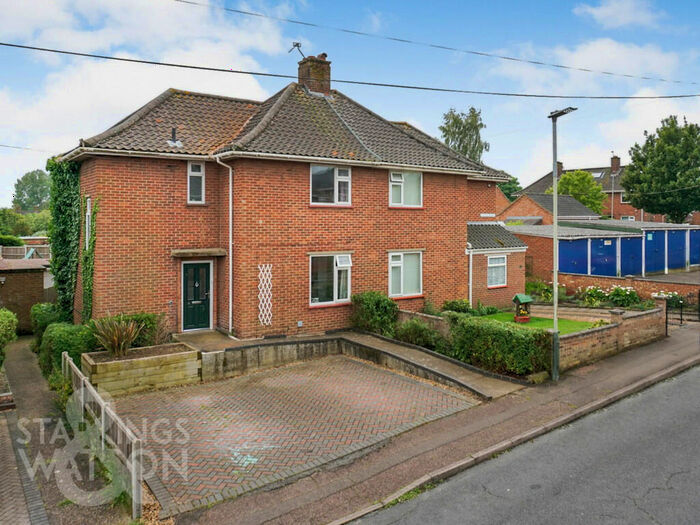 3 Bedroom Semi-Detached House For Sale In Astell Road, Norwich, NR1