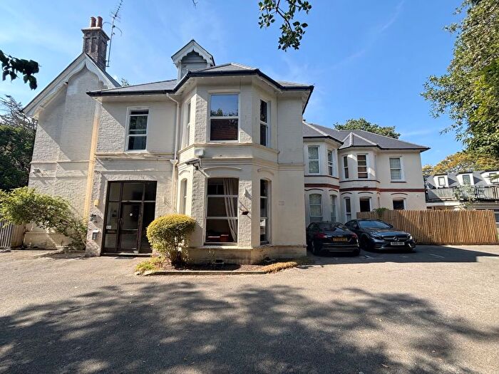 1 Bedroom Flat For Sale In Flat Amberwood Grange, Bournemouth, Dorset, BH1