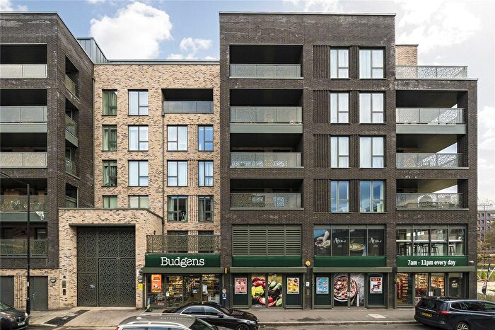 3 Bedroom Flat To Rent In Pomeroy Street, New Cross, SE14