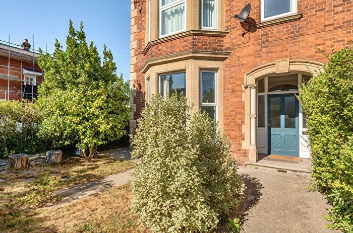 2 Bedroom Flat For Sale In St. Johns Road, Tunbridge Wells, TN4