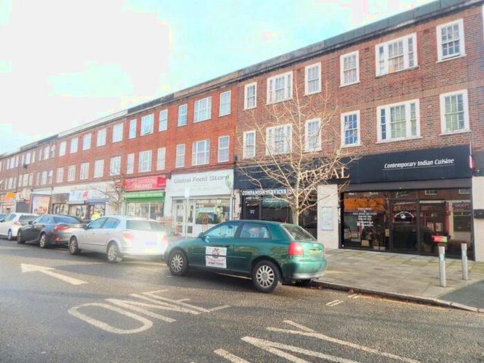 3 Bedroom Flat To Rent In Abbotsbury Road, Morden, Surrey, SM4