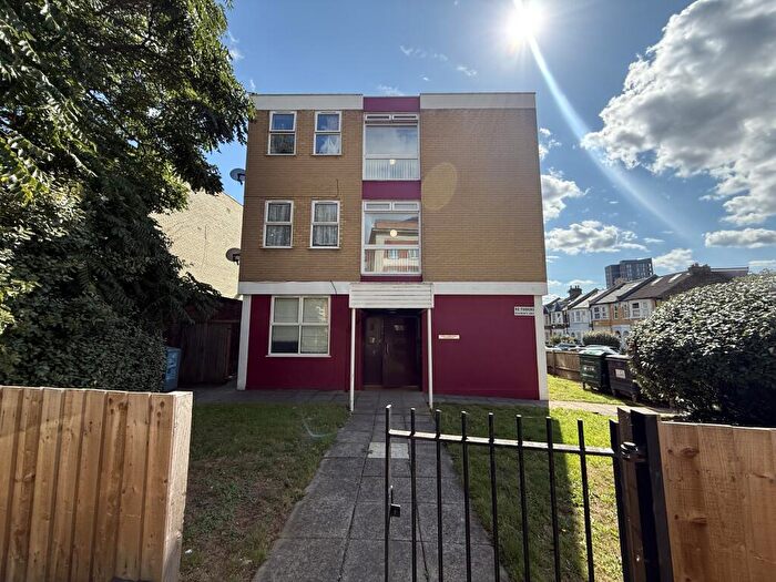 2 Bedroom Flat For Sale In Flat Dane Court, Church Hill, London, E17