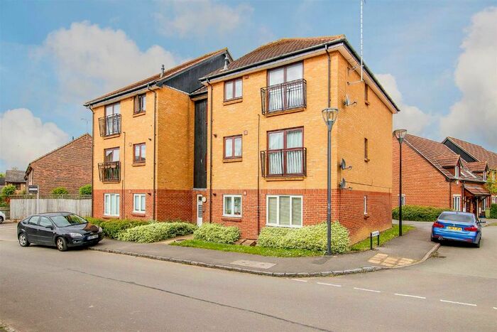 2 Bedroom Flat To Rent In Queensbury Lane, Monkston Park, Milton Keynes, MK10