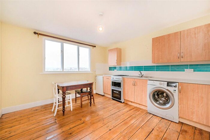 1 Bedroom Flat To Rent In Camden Road, Camden, NW1