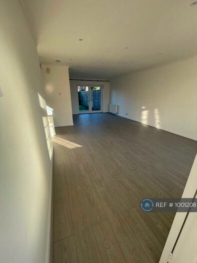 4 Bedroom End Of Terrace House To Rent In Allerford Court, Harrow, HA2