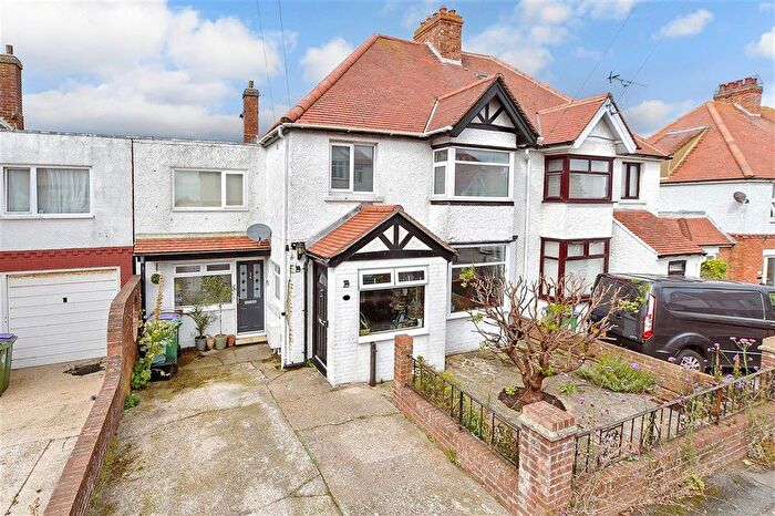 4 Bedroom Semi-detached House For Sale In Segrave Crescent, Folkestone, Kent, CT19