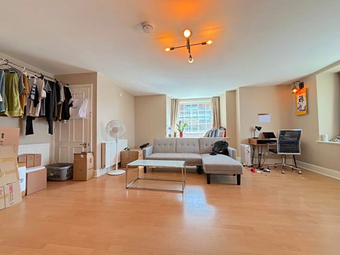 5 Bedroom Flat To Rent In The Highway, Wapping, London, E1W