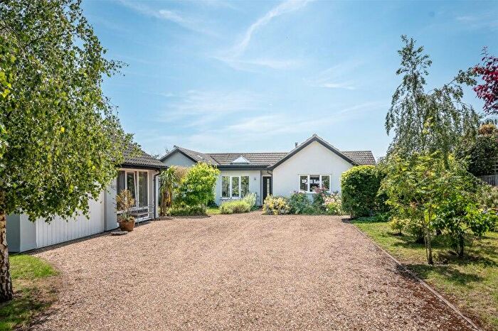 3 Bedroom Detached Bungalow For Sale In Hillcrest, Friston, IP17