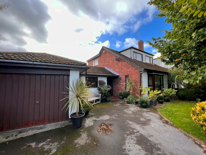 3 Bedroom Semi-Detached House To Rent In Landsmoor Drive, Longton, Preston, PR4