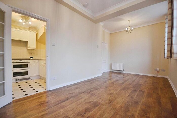 2 Bedroom Apartment To Rent In Tilehurst Road, Reading, RG30