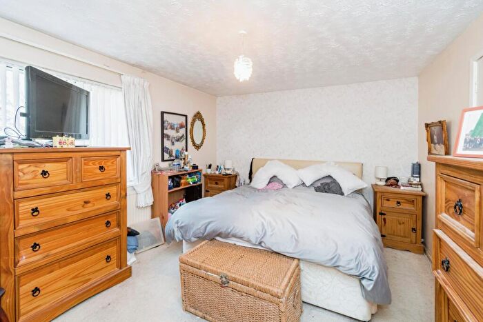 3 Bedroom Terraced House For Sale In Evenlode Road, Southampton, Hampshire, SO16