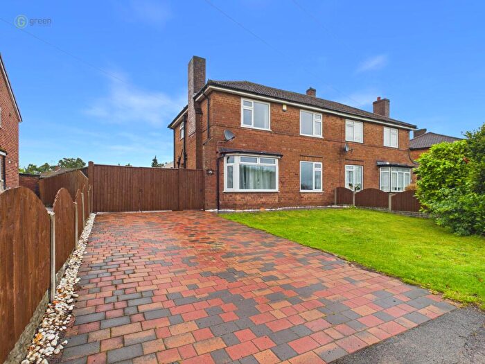 3 Bedroom Semi-Detached House For Sale In Brook End, Fazeley, Tamworth, B78