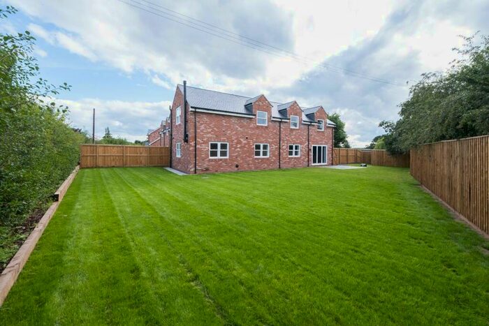 4 Bedroom Semi-Detached House For Sale In Long Lane, Wettenhall, CW7