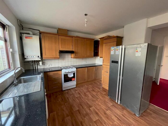 3 Bedroom Terraced House To Rent In Cornwall Avenue, Southall, UB1