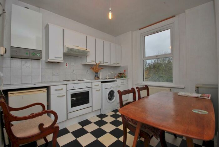 1 Bedroom Flat To Rent In Hillcourt Road London, SE22