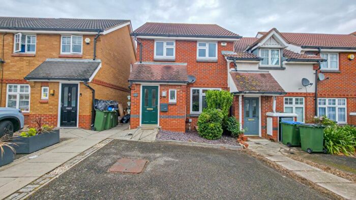3 Bedroom End Of Terrace House For Sale In Greenhaven Drive, Central Thamesmead, London, SE28