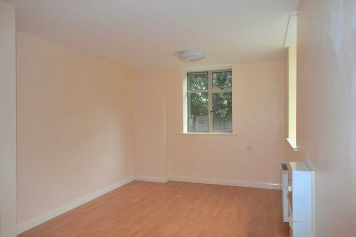1 Bedroom Flat To Rent In Bell Green, London, SE26