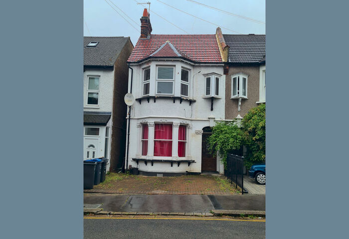 1 Bedroom Maisonette To Rent In Chisholm Road, Croydon, Surrey, CR0