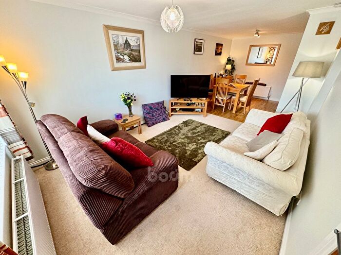 4 Bedroom Semi-Detached House For Sale In Mayfield Crescent, Howwood, Johnstone, PA9