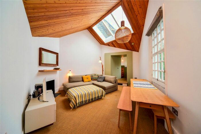 Studio To Rent In Kelso Place, London, W8