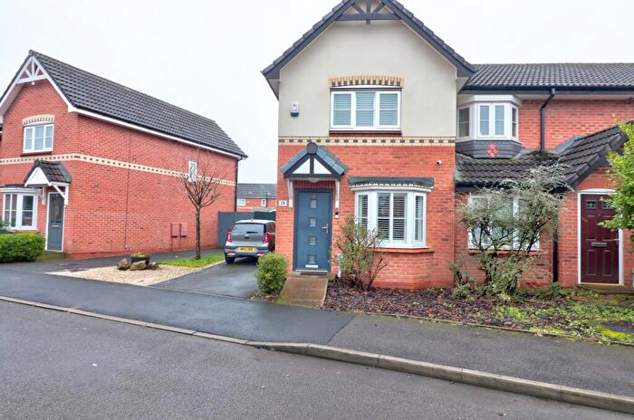 2 Bedroom End Of Terrace House For Sale In Abbeydale Road, Manchester, M40