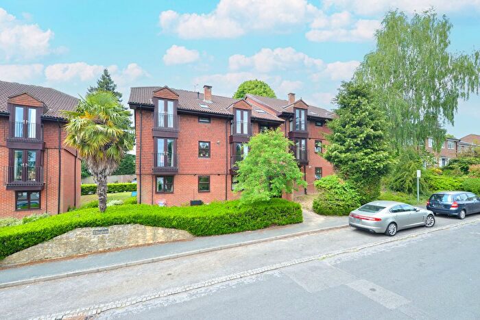 1 Bedroom Flat To Rent In Midhope Road, Woking, GU22