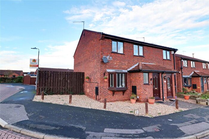 3 Bedroom Semi Detached House For Sale In The Pines, Gainsborough, Lincolnshire, DN21