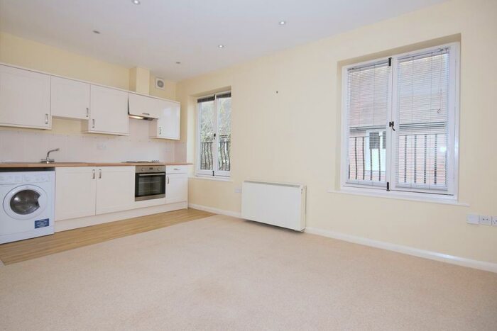 2 Bedroom Apartment To Rent In Lombard Street, Abingdon, OX14