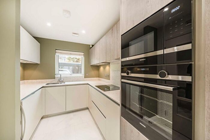 4 Bedroom Property To Rent In Eveline Road, Mitcham, CR4