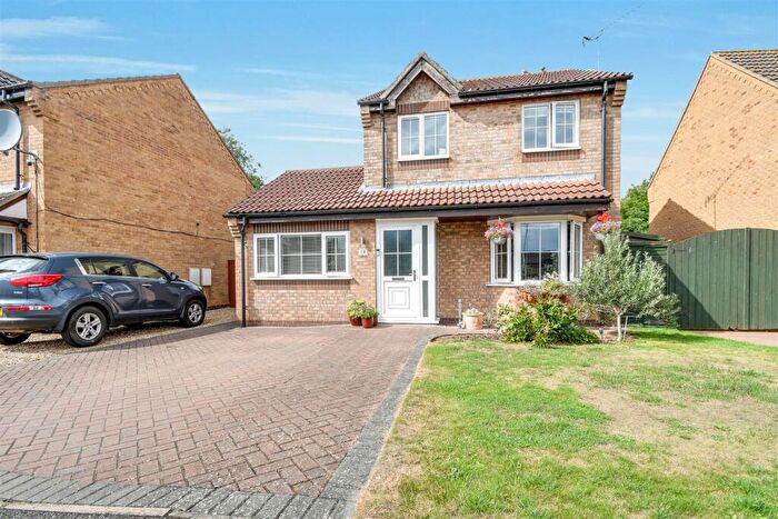 4 Bedroom Detached House For Sale In Dentons Way, Hibaldstow, Brigg, DN20