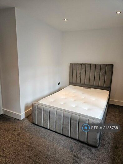 1 Bedroom Flat To Rent In Empire House, Bradford, BD1
