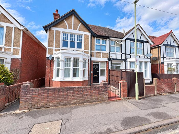 3 Bedroom Semi-Detached House To Rent In Kings Road, Fareham, PO16