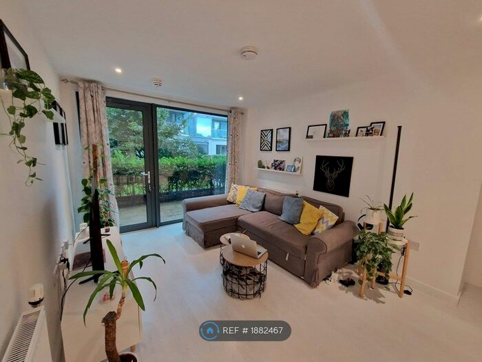 2 Bedroom Flat To Rent In Egret Heights, London, N17