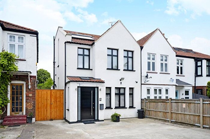 5 Bedroom Semi-Detached House To Rent In Granville Road, Southfields, London, SW18