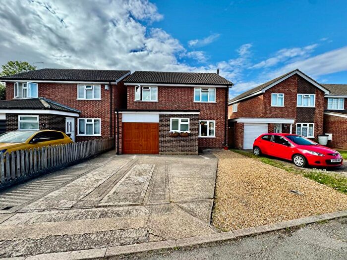 4 Bedroom Detached House For Sale In Kingsmith Drive, Raunds, Wellingborough, NN9