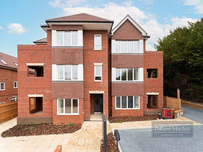 2 Bedroom Flat For Sale In Purley Downs Road, South Croydon, CR2