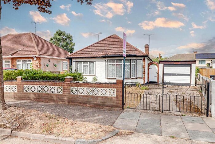 2 Bedroom Detached Bungalow For Sale In Bohemia Chase, Leigh-on-Sea, SS9