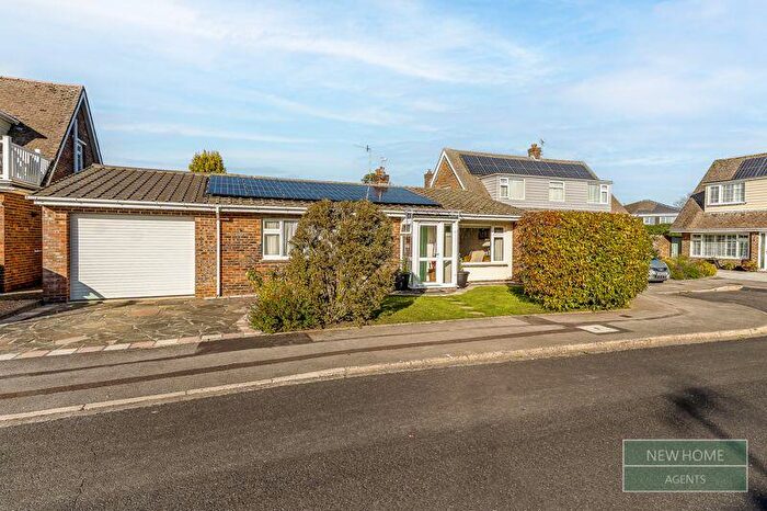 2 Bedroom Detached Bungalow For Sale In Singleton Close Bognor Regis, PO21