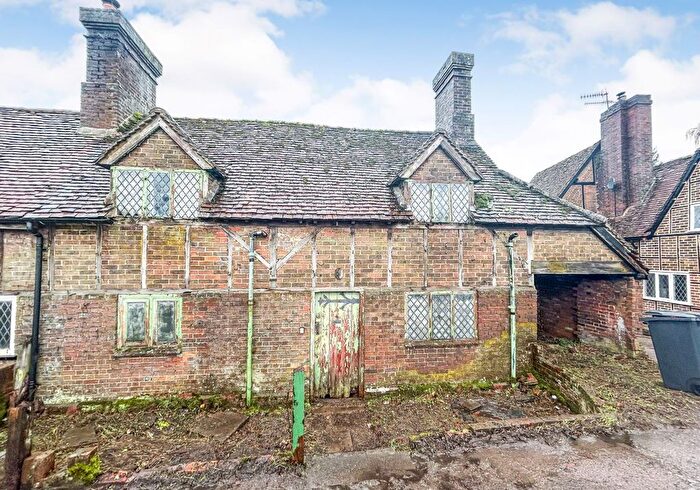 2 Bedroom Semi-detached House For Sale In Leighton Buzzard Road, Water End, Hemel Hempstead, Hertfordshire, HP1