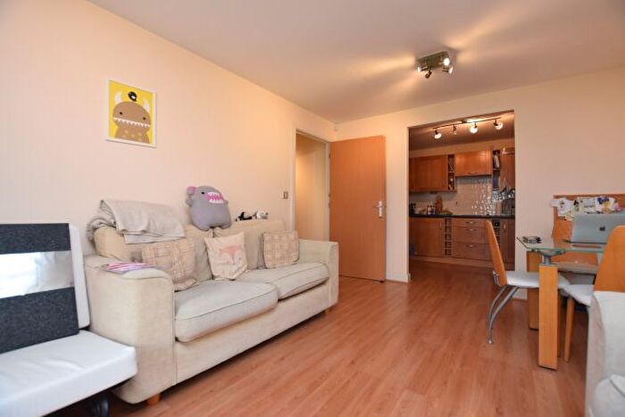 2 Bedroom Flat To Rent In Royal Plaza, Sheffield, S1