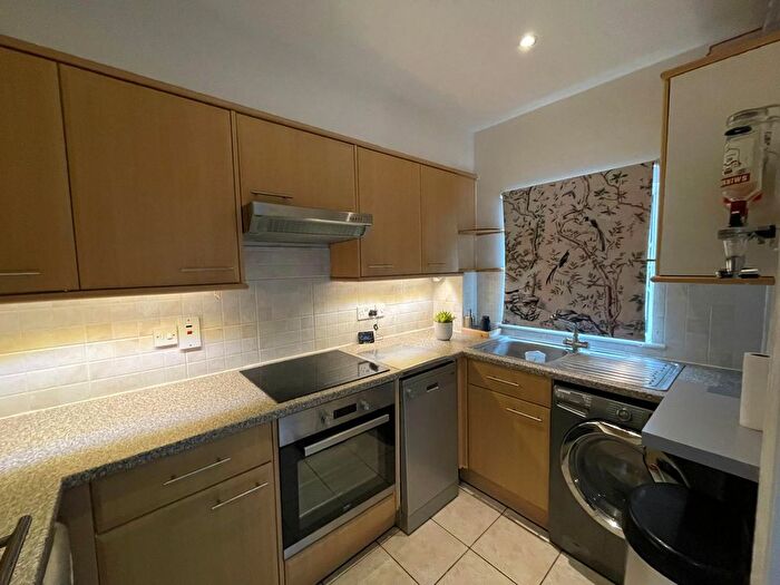 1 Bedroom Flat To Rent In Bay Tree Court, Barking, Barking, Essex, IG11
