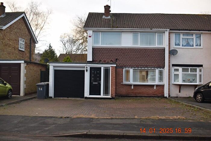 3 Bedroom Semi-Detached House To Rent In Greenway, Nuneaton, Warwickshire, CV11