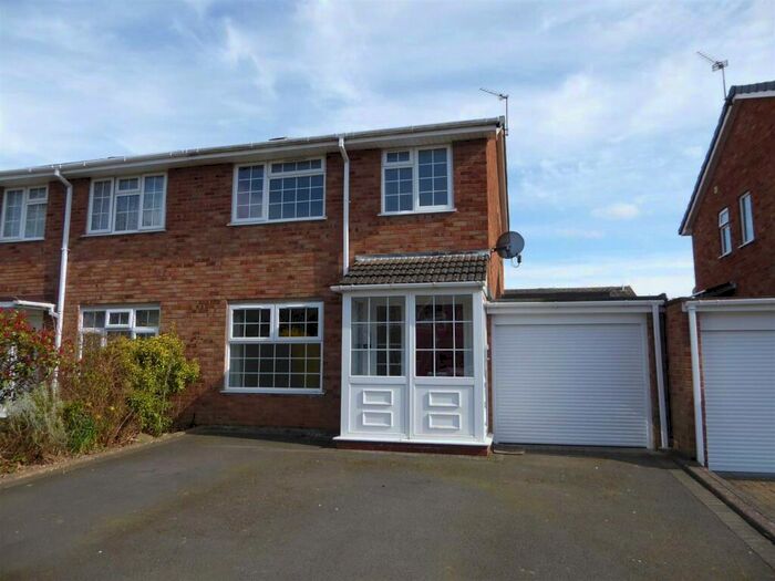 3 Bedroom Semi-Detached House To Rent In Barnard Close, Leamington Spa, CV32